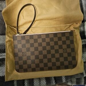 Authentic LOUIS VUITTON Neverfull Pochette Damier Ebene Wristlet